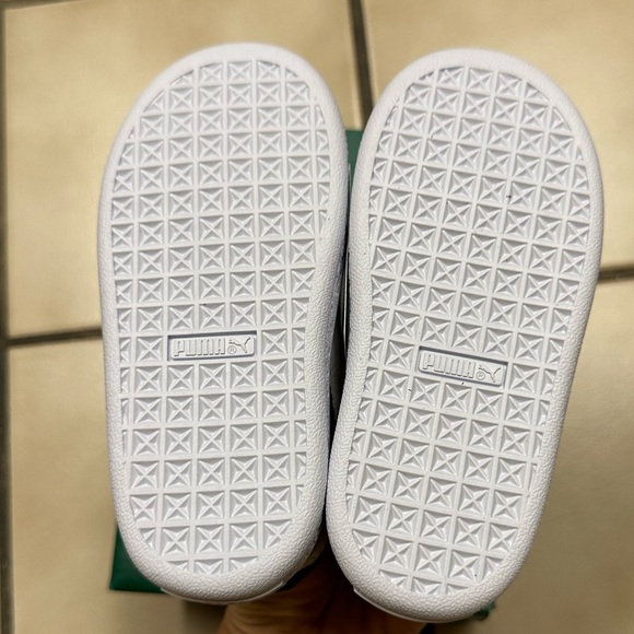 NEW PUMA Suede Classic Slip on Shoes - Picture 8 of 9